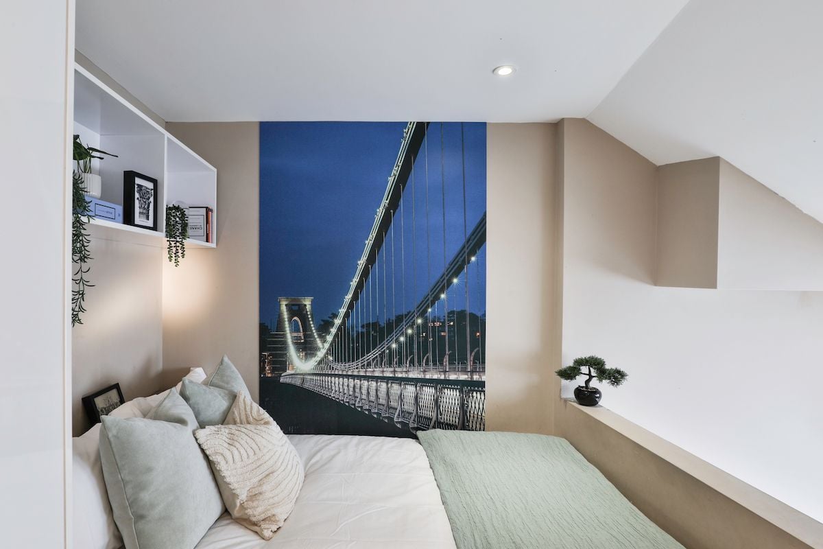 Classic Bigger Studio - Limited View