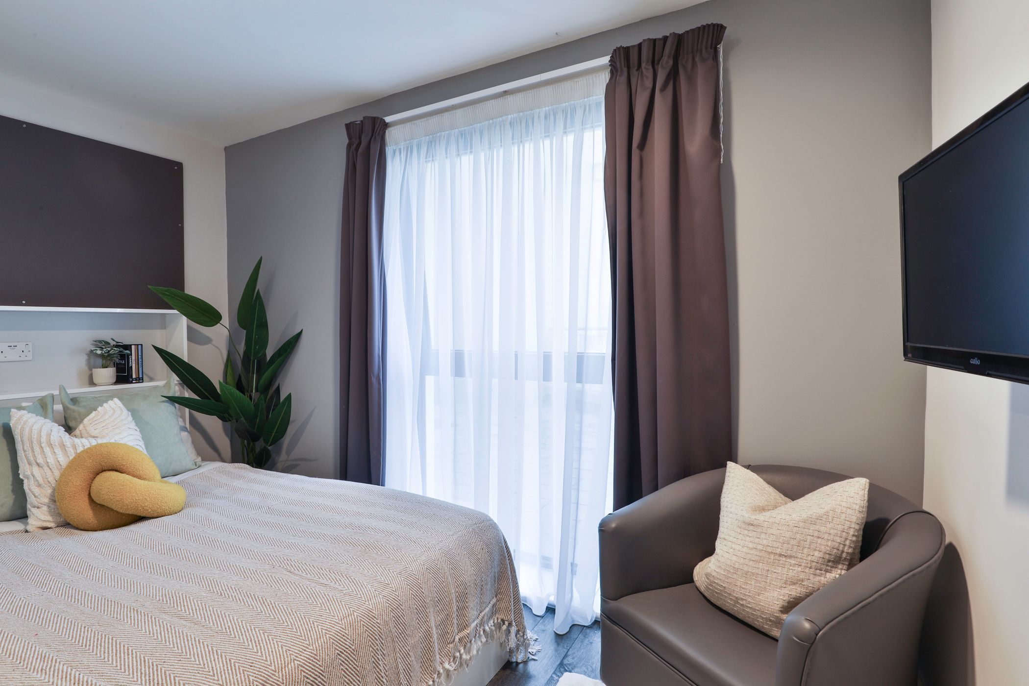 Classic Bigger 4 Bed Apartment - room