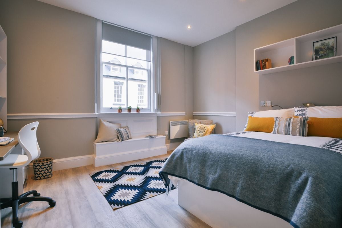 Classic Studio - Separate Living Space