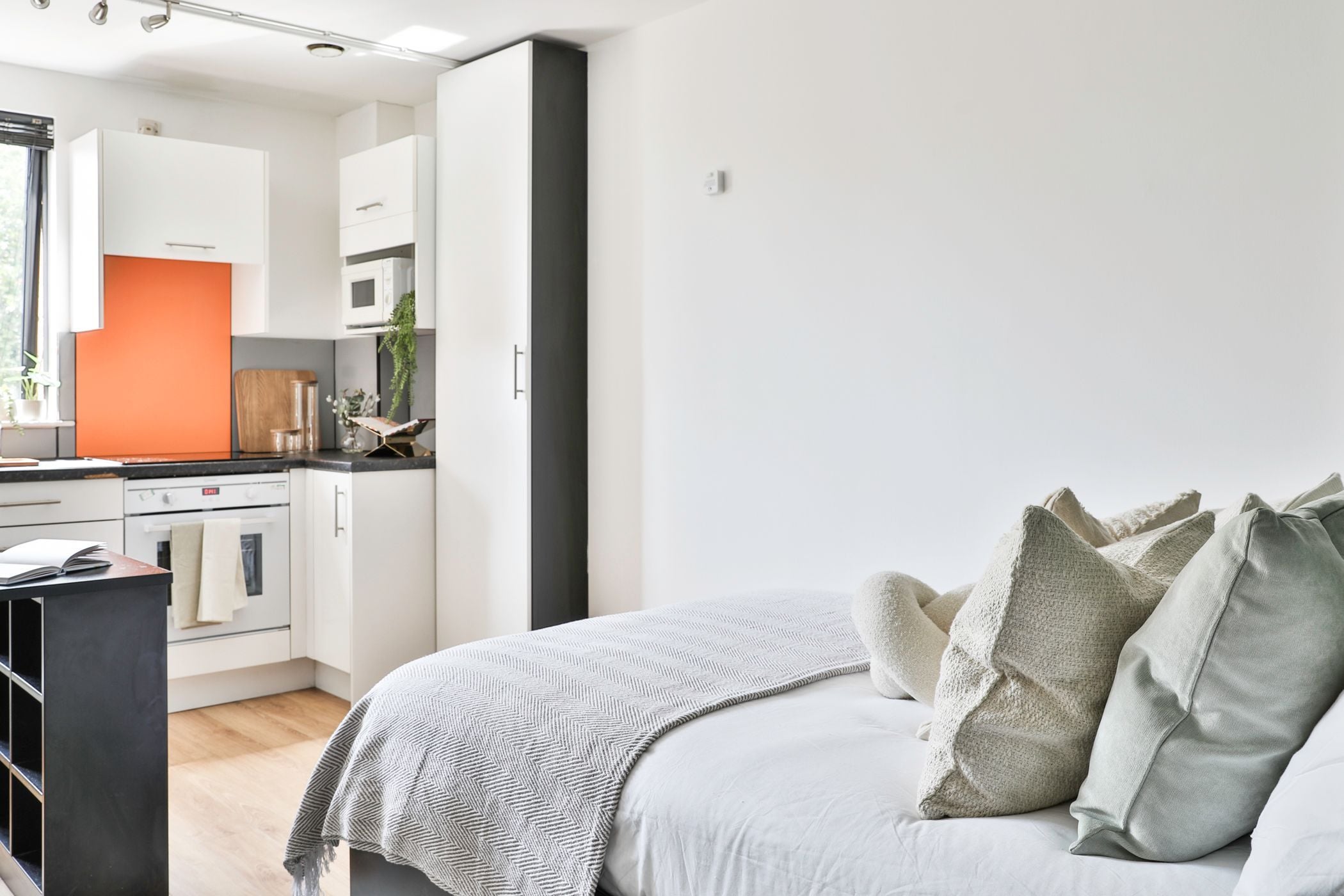 Classic 3 Bed Apartment - Internal Facing - room