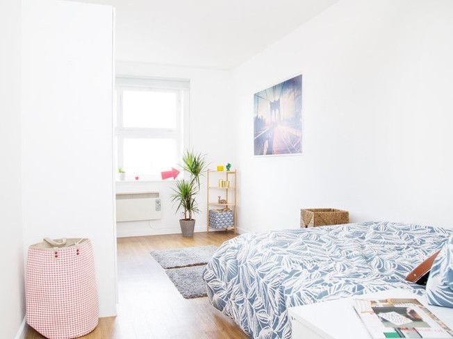 Platinum Apartment - room
