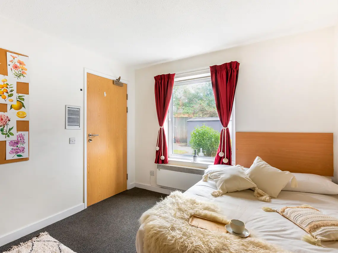 Classic Room - 4 Bed Shared House