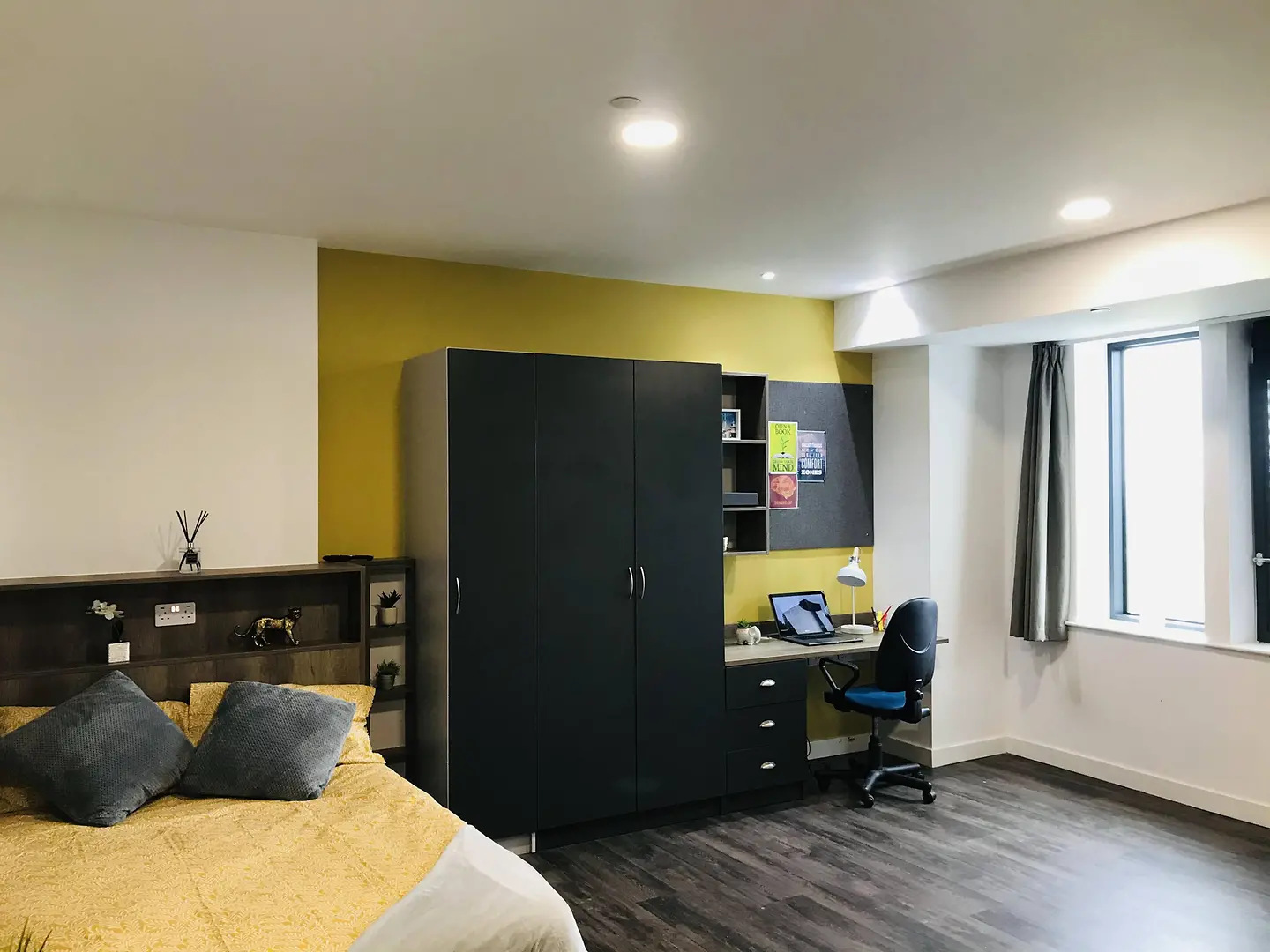 Deluxe Studio