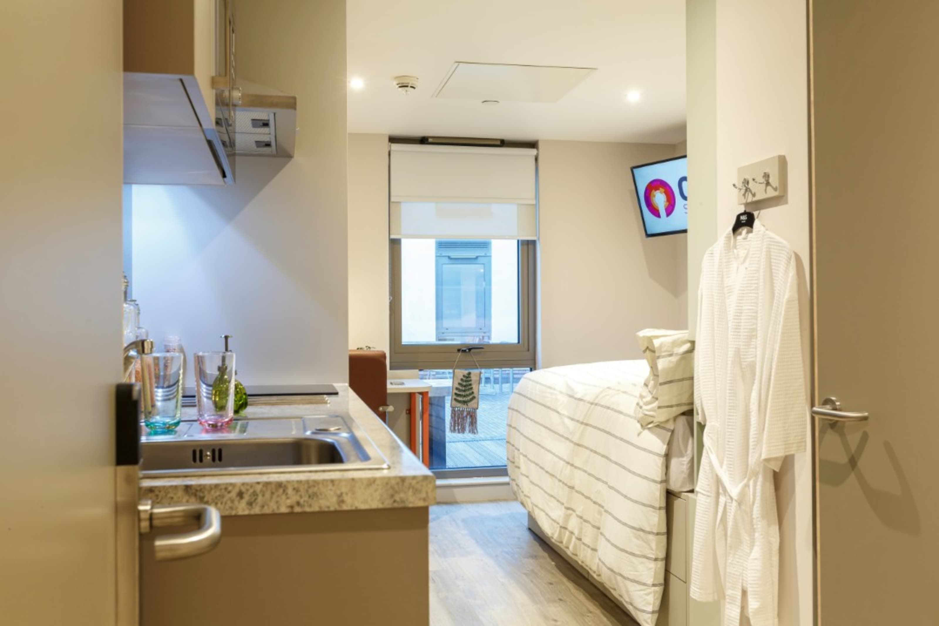 8 Bed Studio