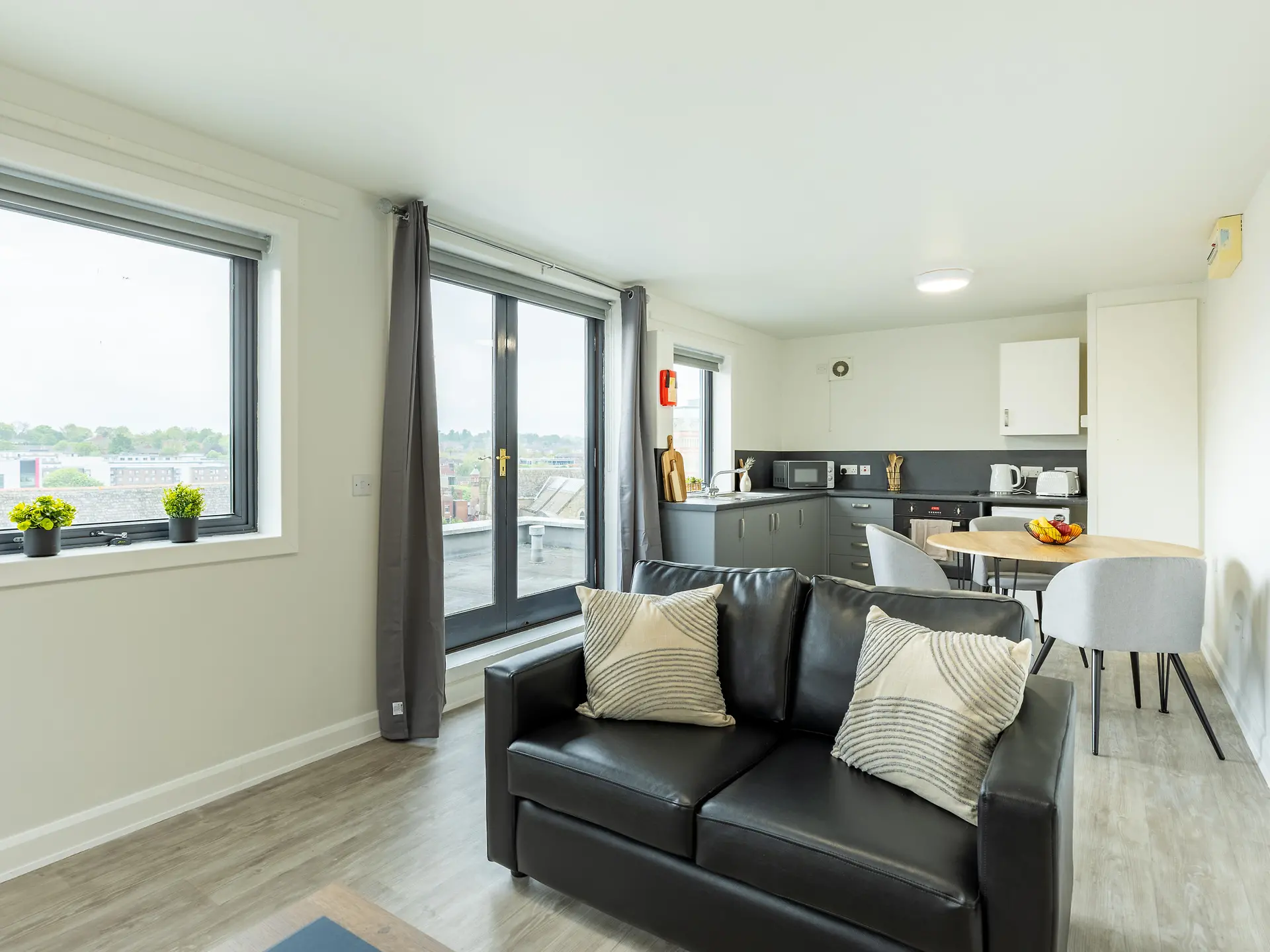 1 Double Bed - Apartment