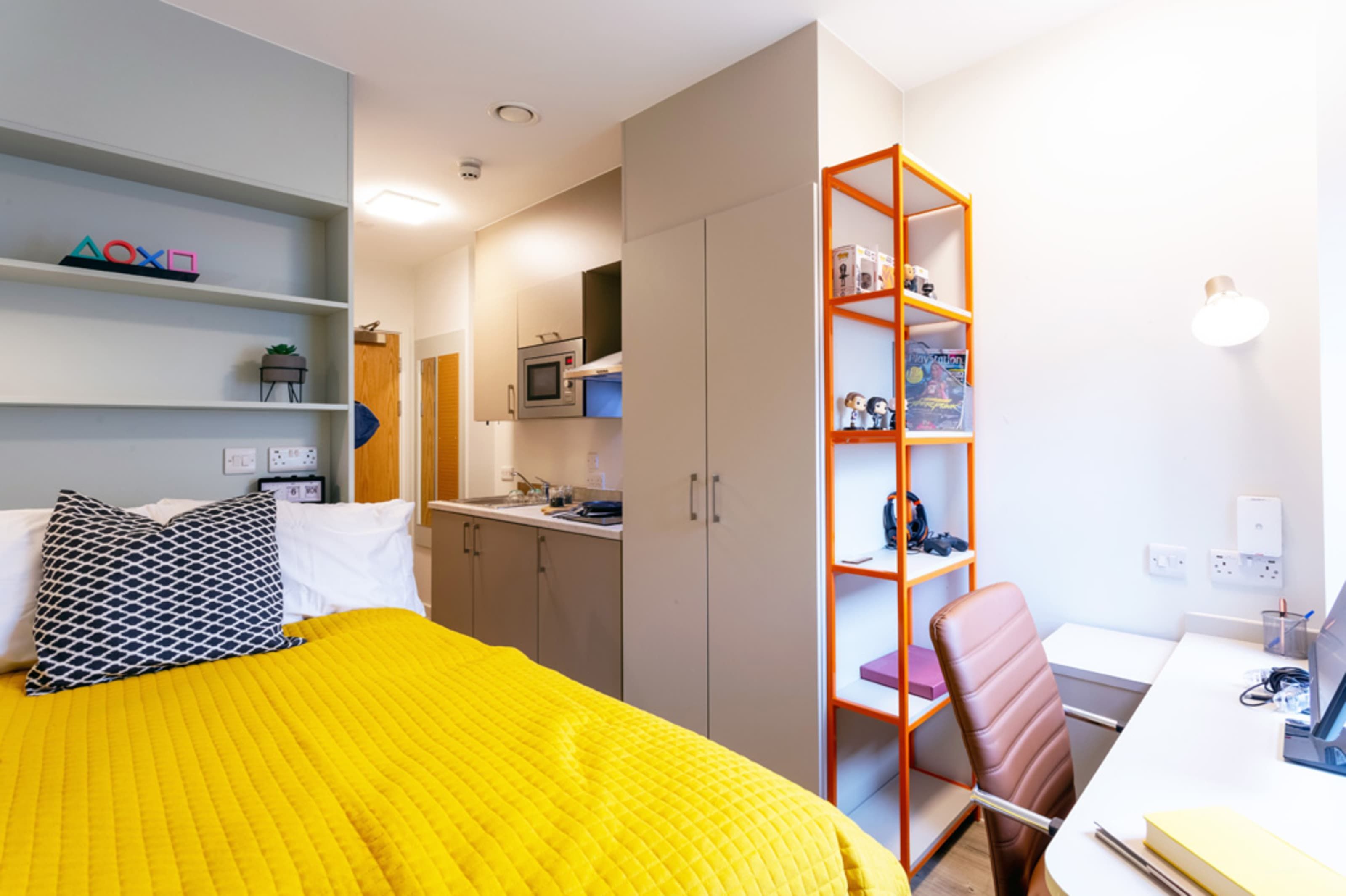 8 Bed Studio Plus