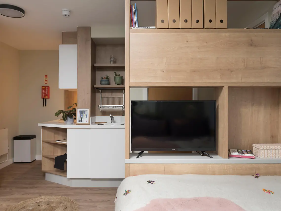 Double Bed Studio