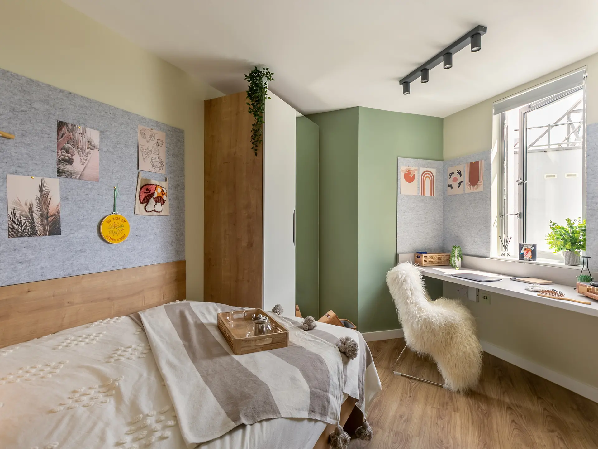 Large Ensuite