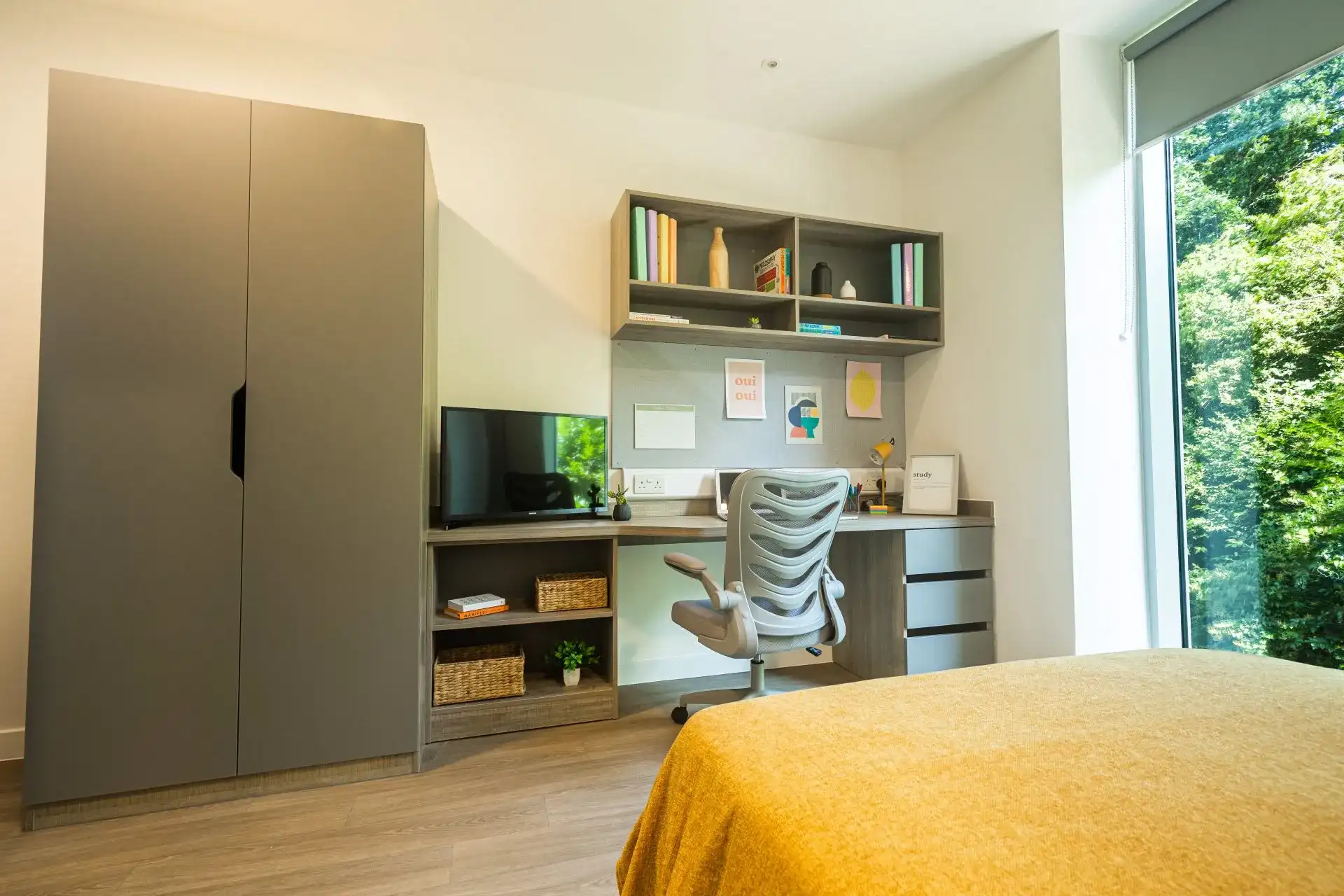 Large Ensuite