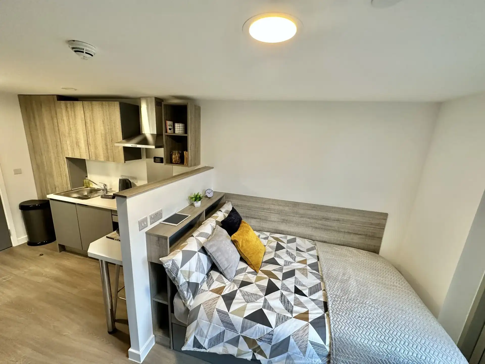 Studio (Top Floor)