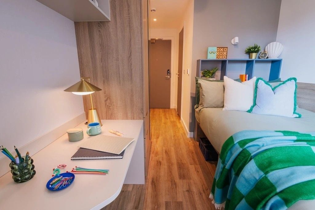 4 Room Unit - Standard Room