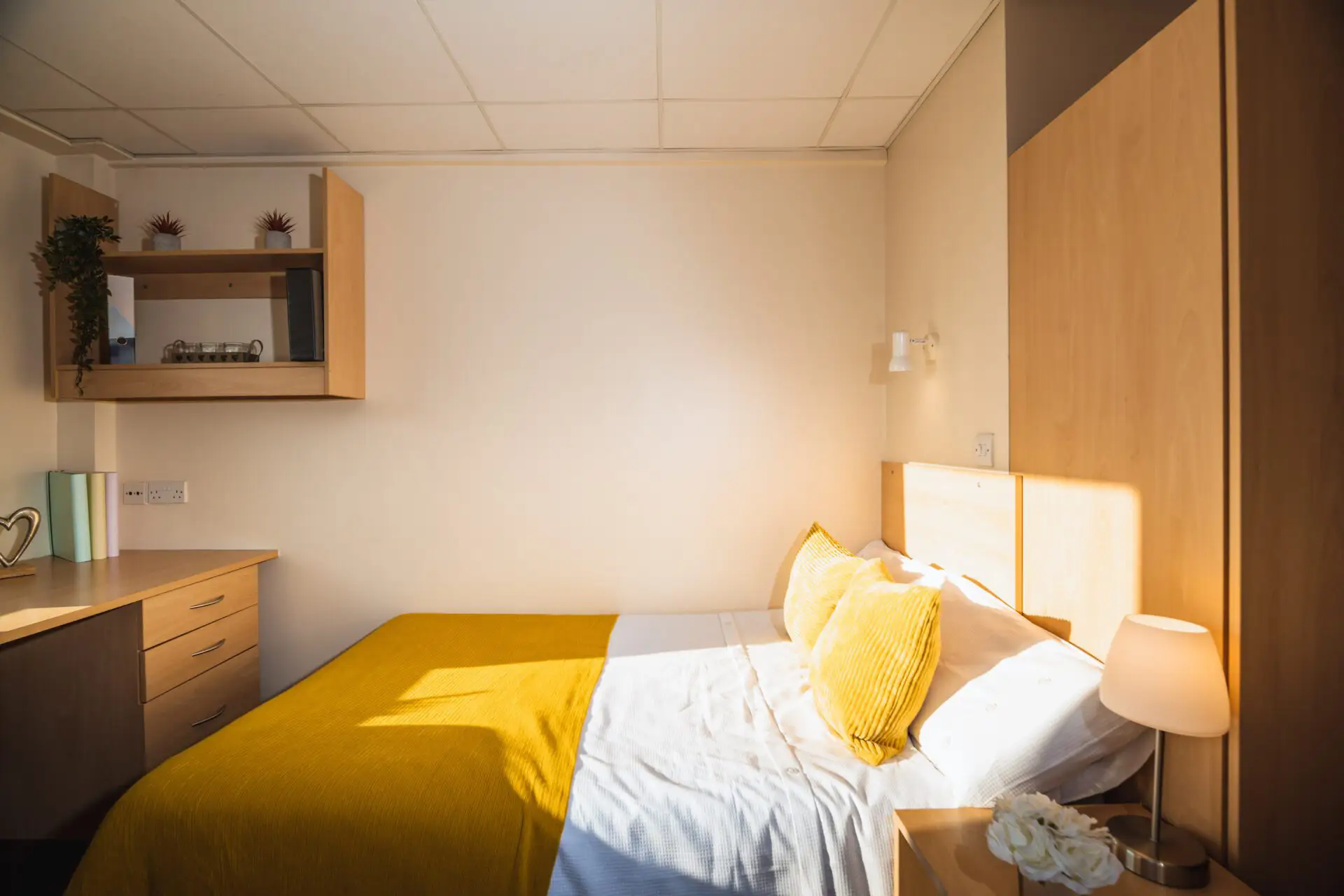 Ensuite With Standard Kitchen