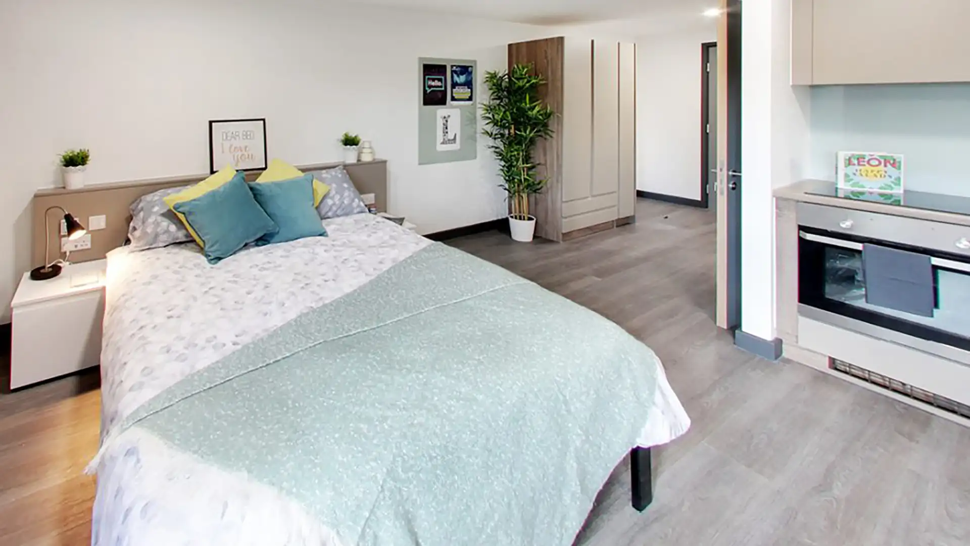 Deluxe Plus Penthouse Studio