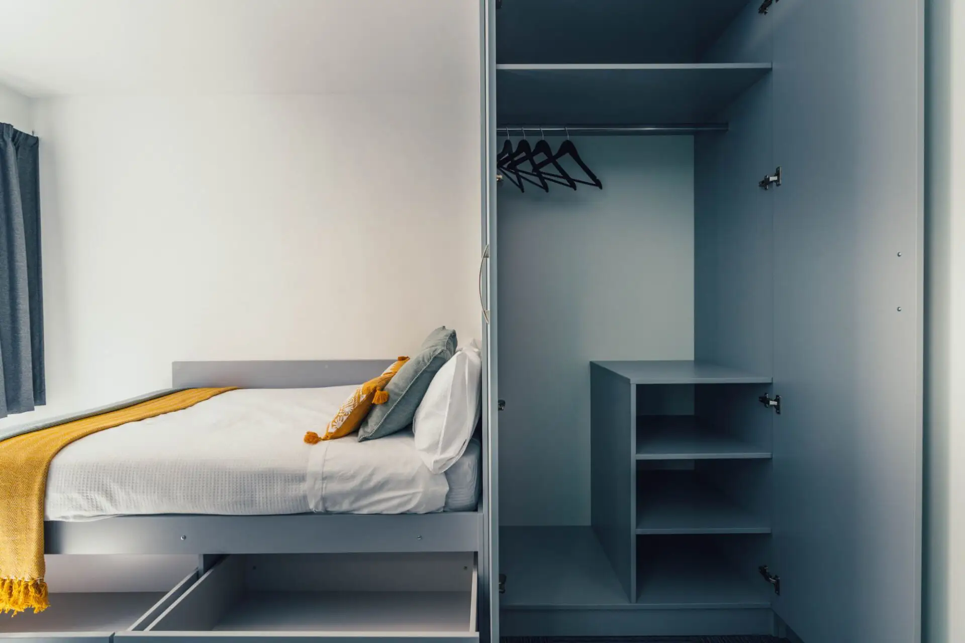 Ensuite 8 Bed - room