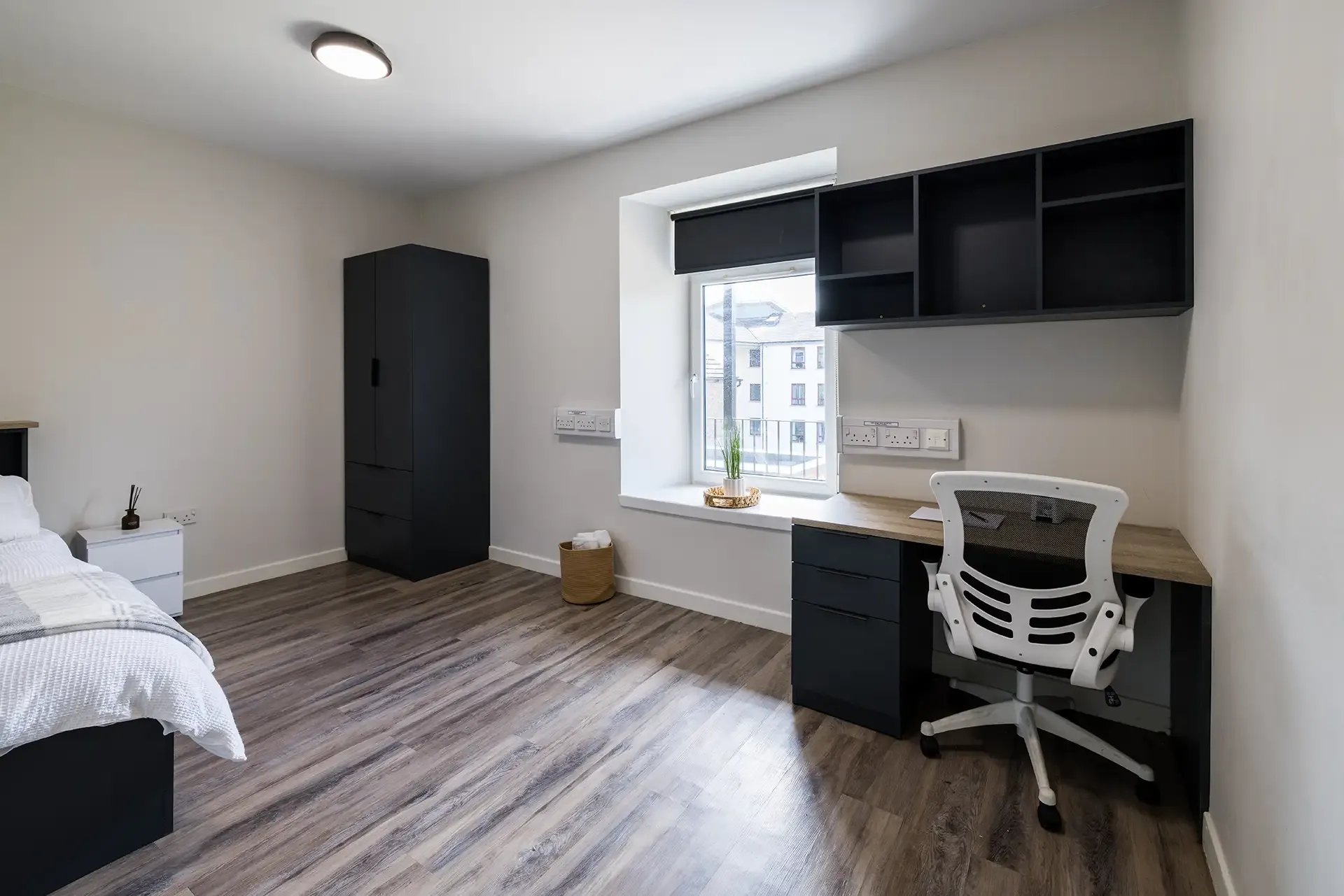 Extra Large - 3 Bed - room