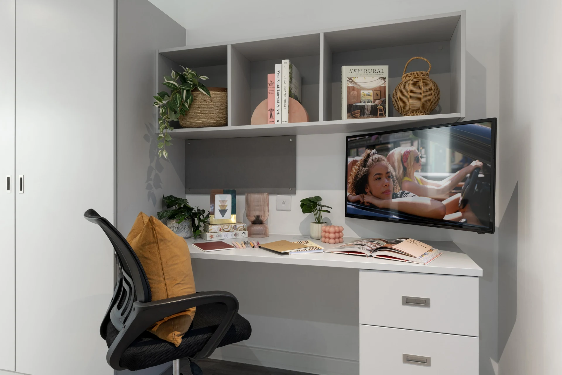 Premium Studio Plus