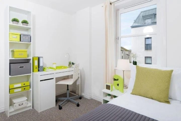Premium Plus - 3 Bed Flat - room