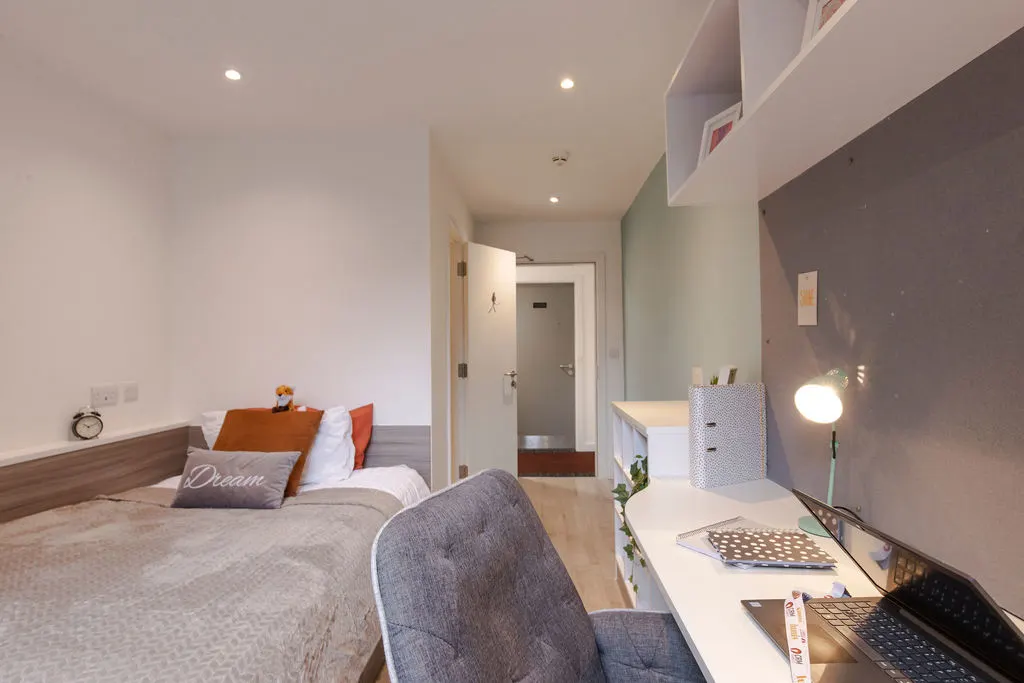 5 Bed Cluster Ensuite Plus