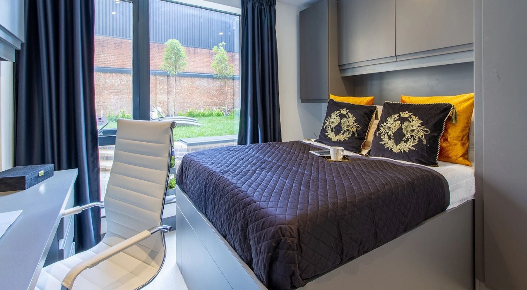 Classic 2 Bedroom Apartment - room