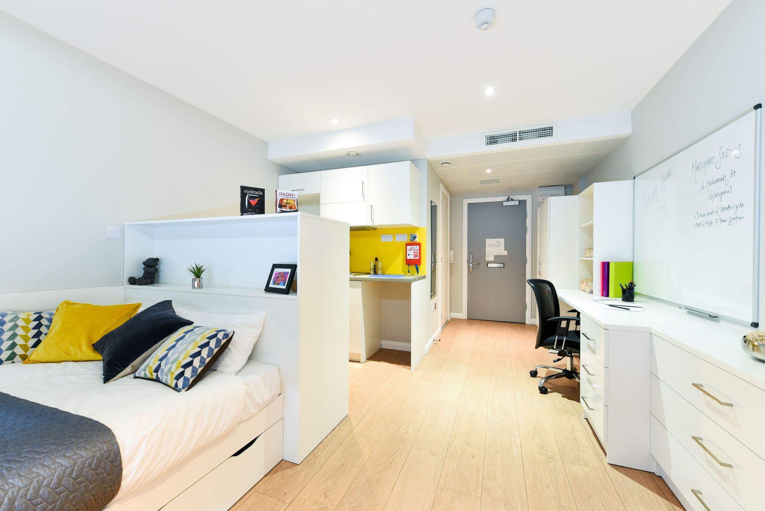 Studio Silver - Upper Floor