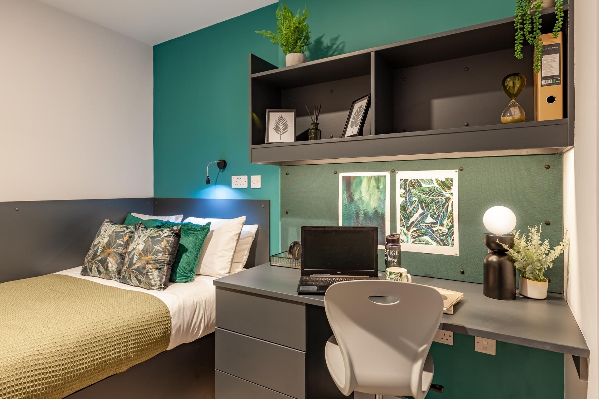 Deluxe Plus Ensuite