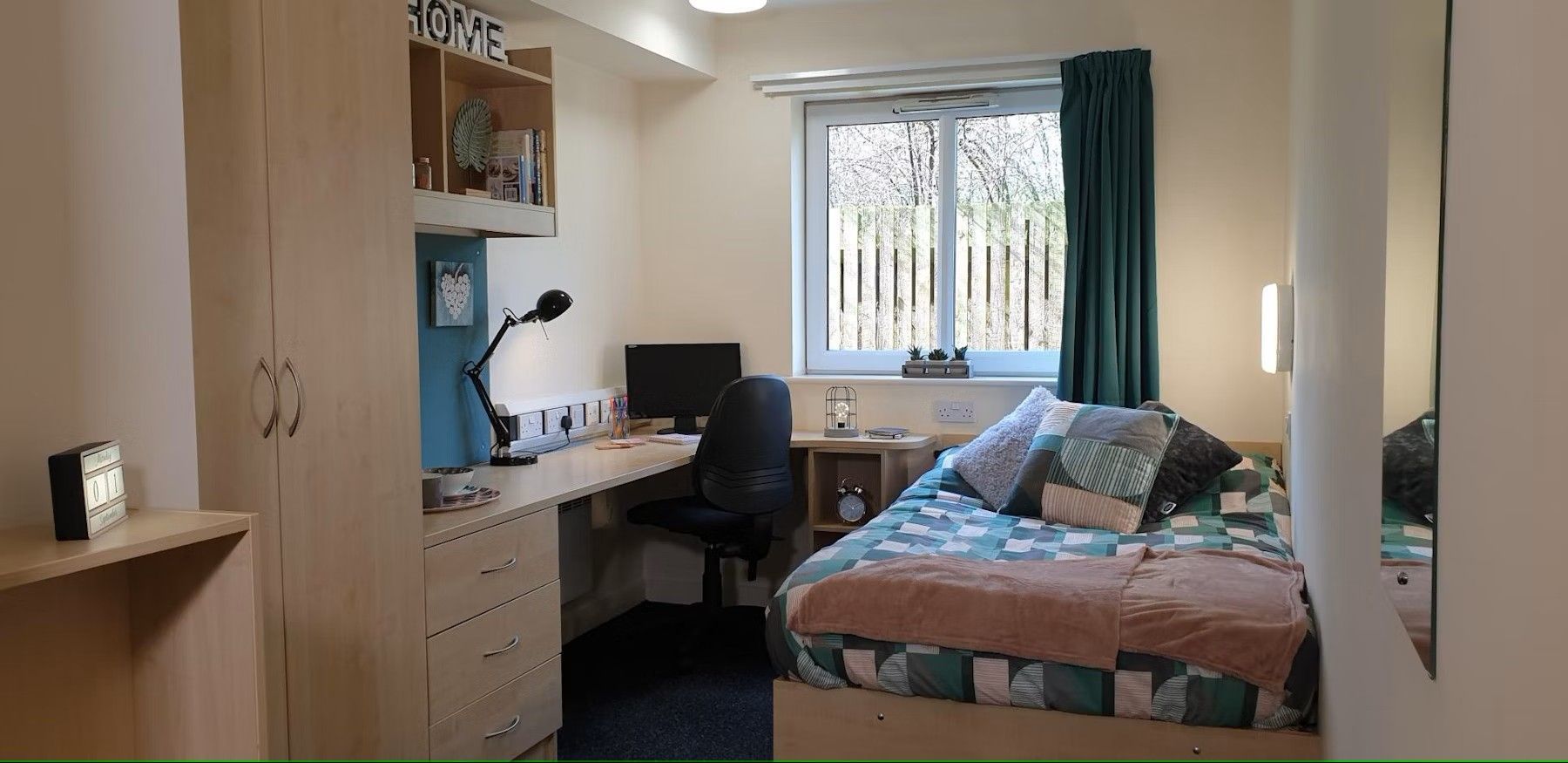 5/6 Bed Premium Ensuite