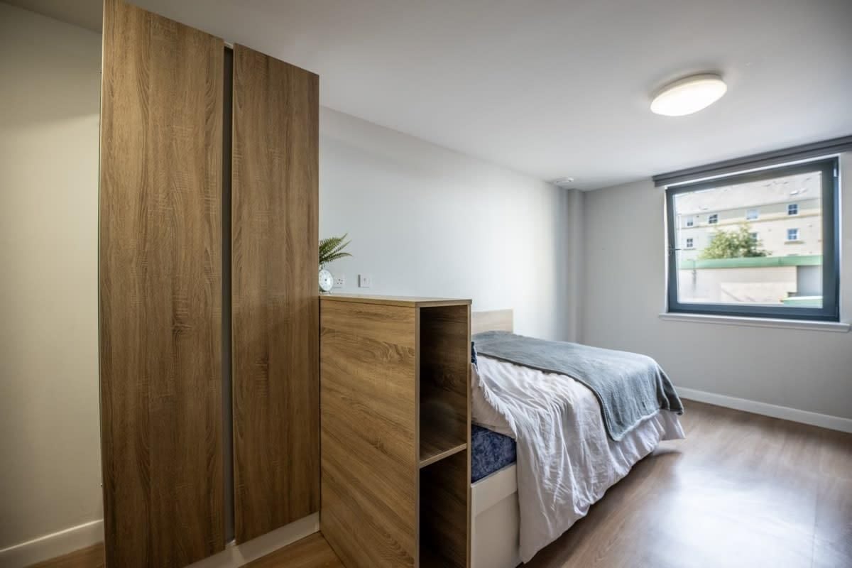 5/6 Bed Standard Ensuite - room