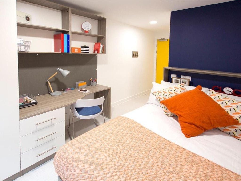 Platinum Two Bed Apartment - room