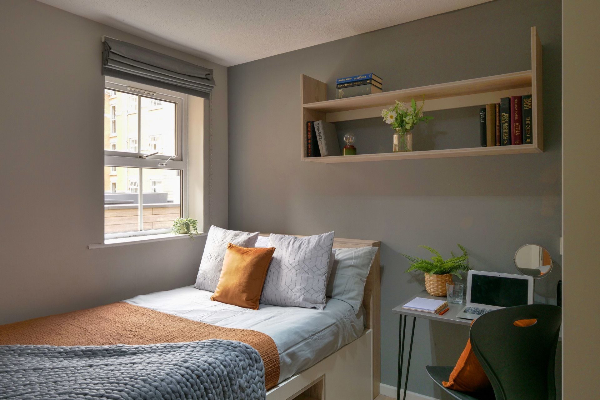 Classic 2 Bed Apartment - room