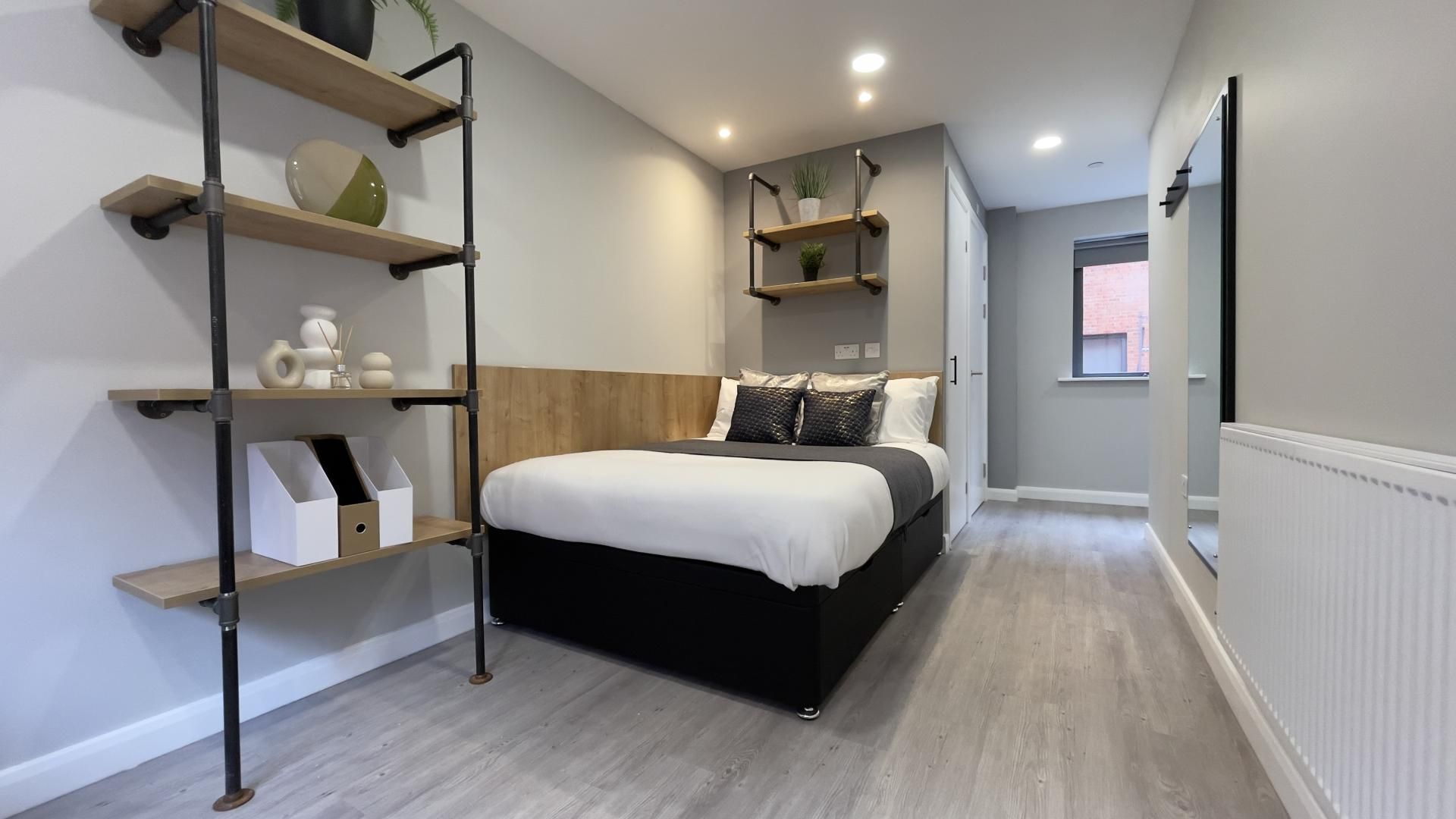 Gold Ensuite