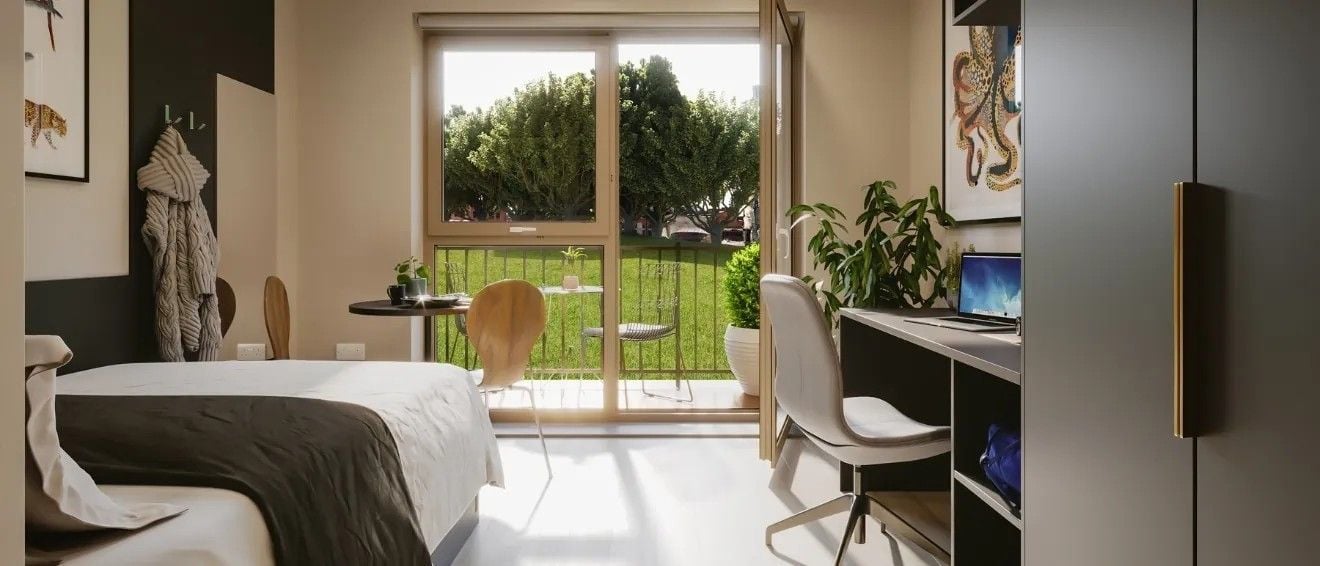 Bronze Studio with Balcony