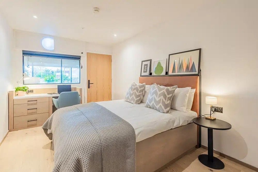 Four Bed Room Ensuite Garden Apartment - Ground Floor