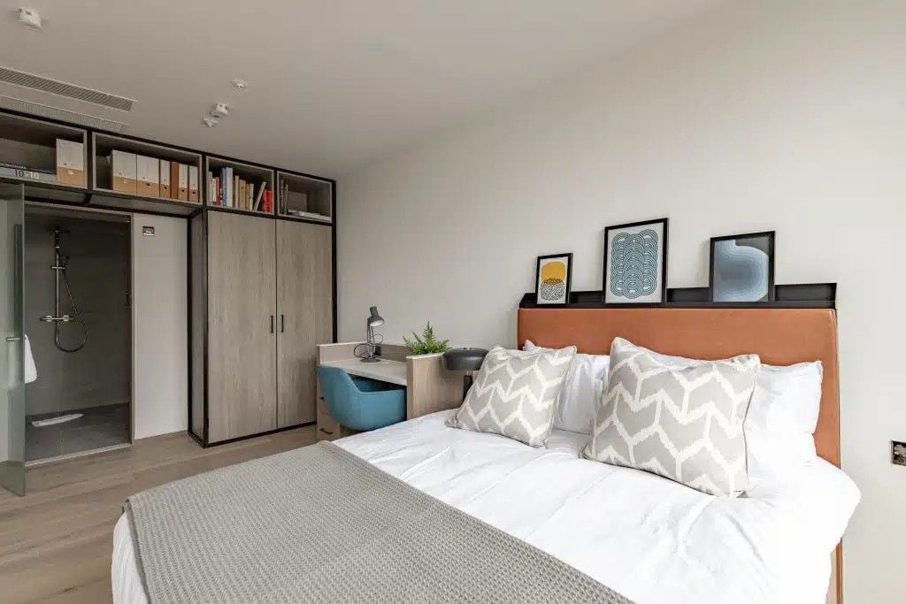 Gold Top Floor Studio - Dual Occupancy