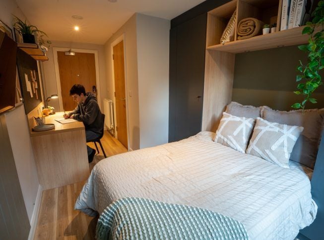 Premium Ensuite - Standard Floors (4 Bed Apartment) - room