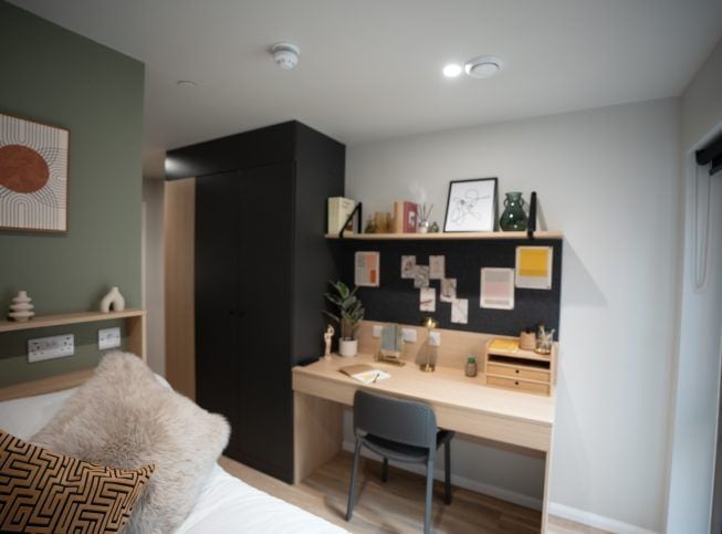 Premium Ensuite - Standard Floors