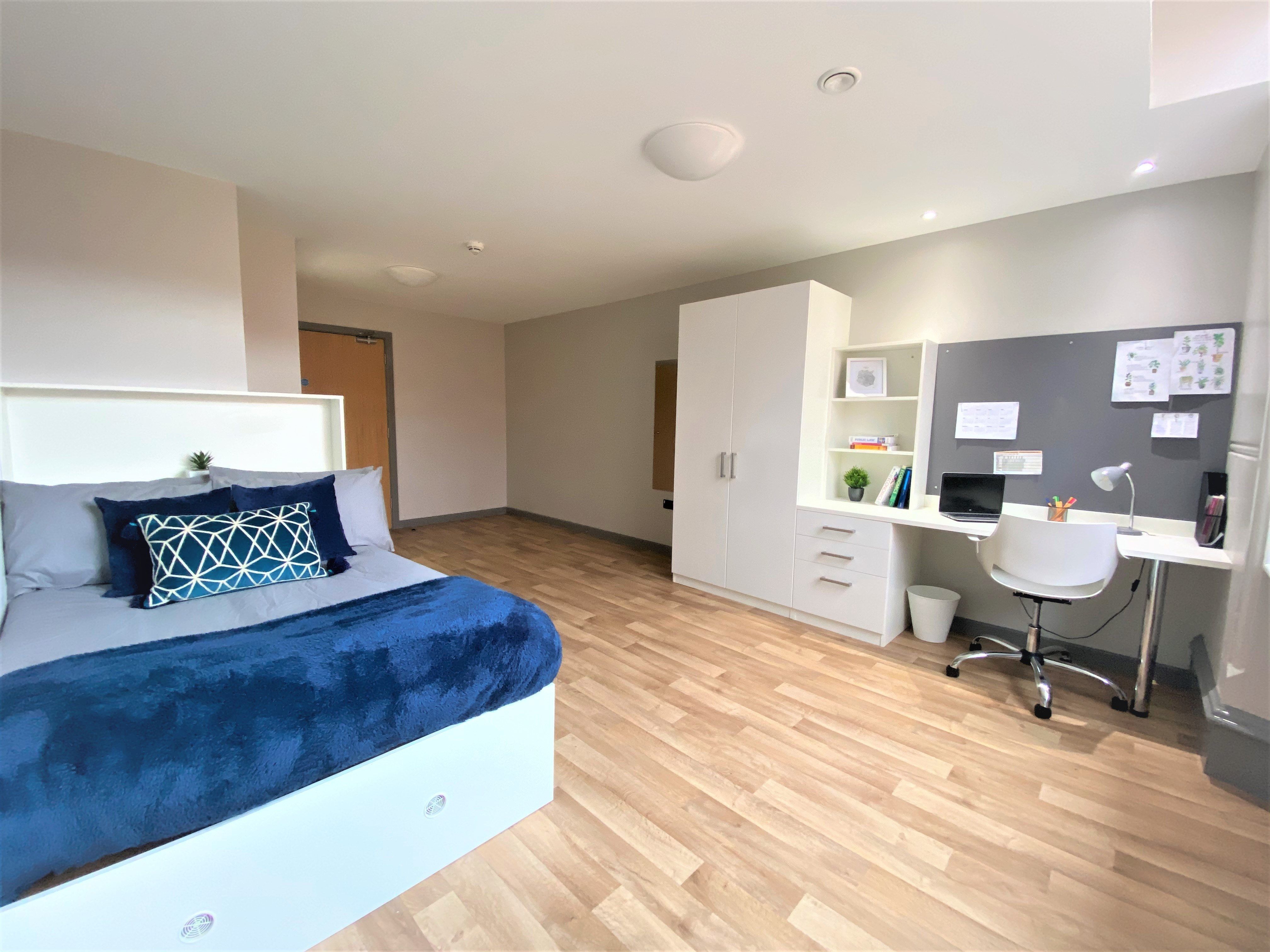 Ensuite Platinum - Accessible