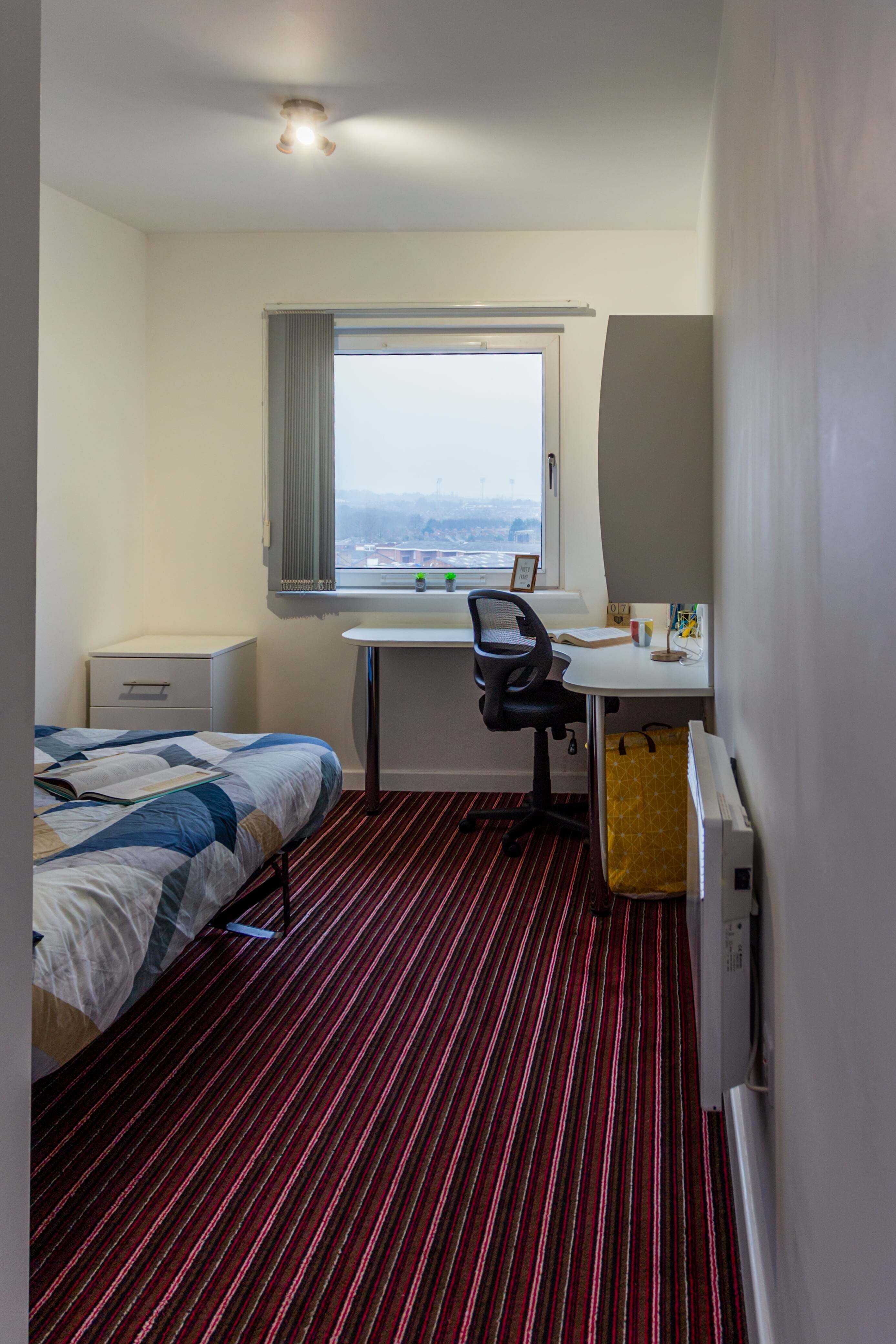 5 Bed Platinum Plus - room