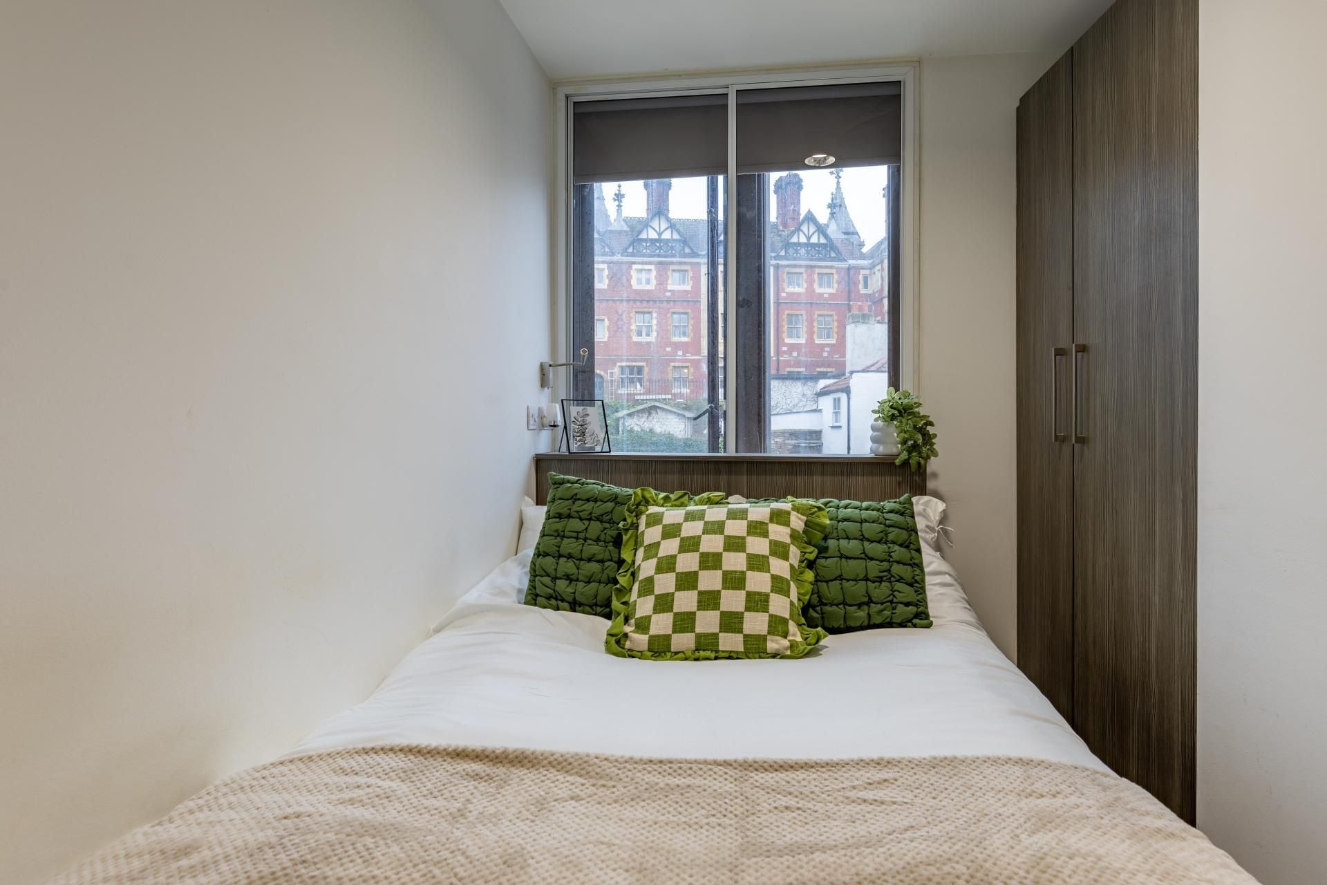 Premium 2 Bed Apartment - room