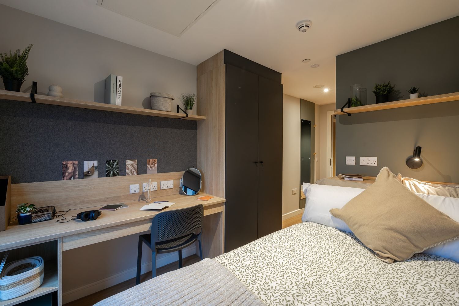 Premium Ensuite - Standard Floors (3 Bed Apartment) - room