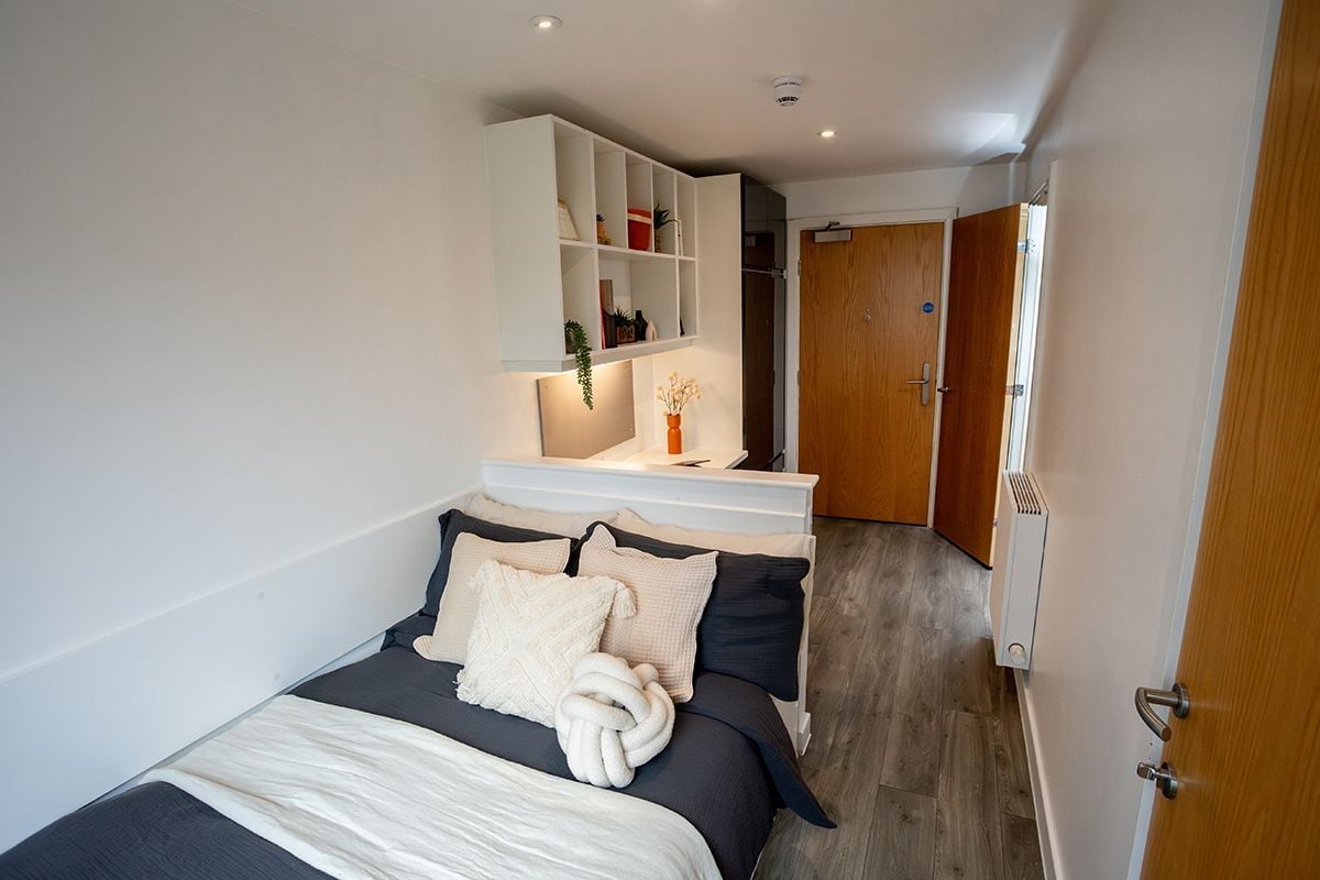 Two Bed Club Apartment - room