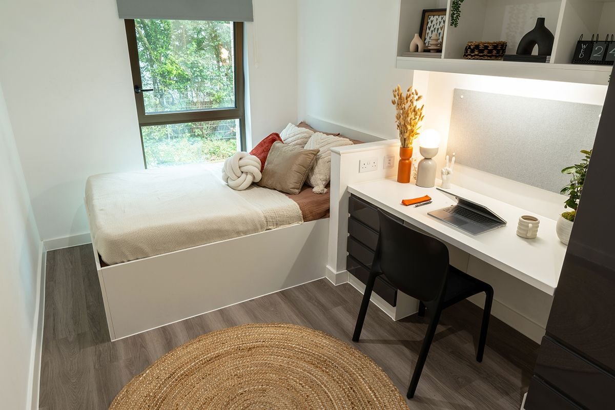 Club Ensuite Cluster Room