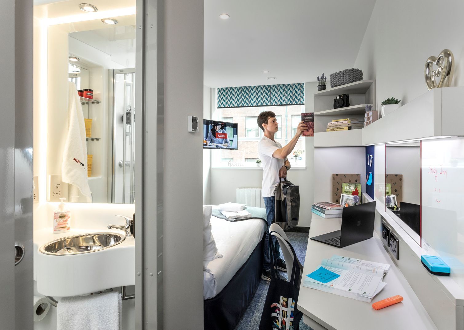 Gold Plus Ensuite Serviced Apartment - room