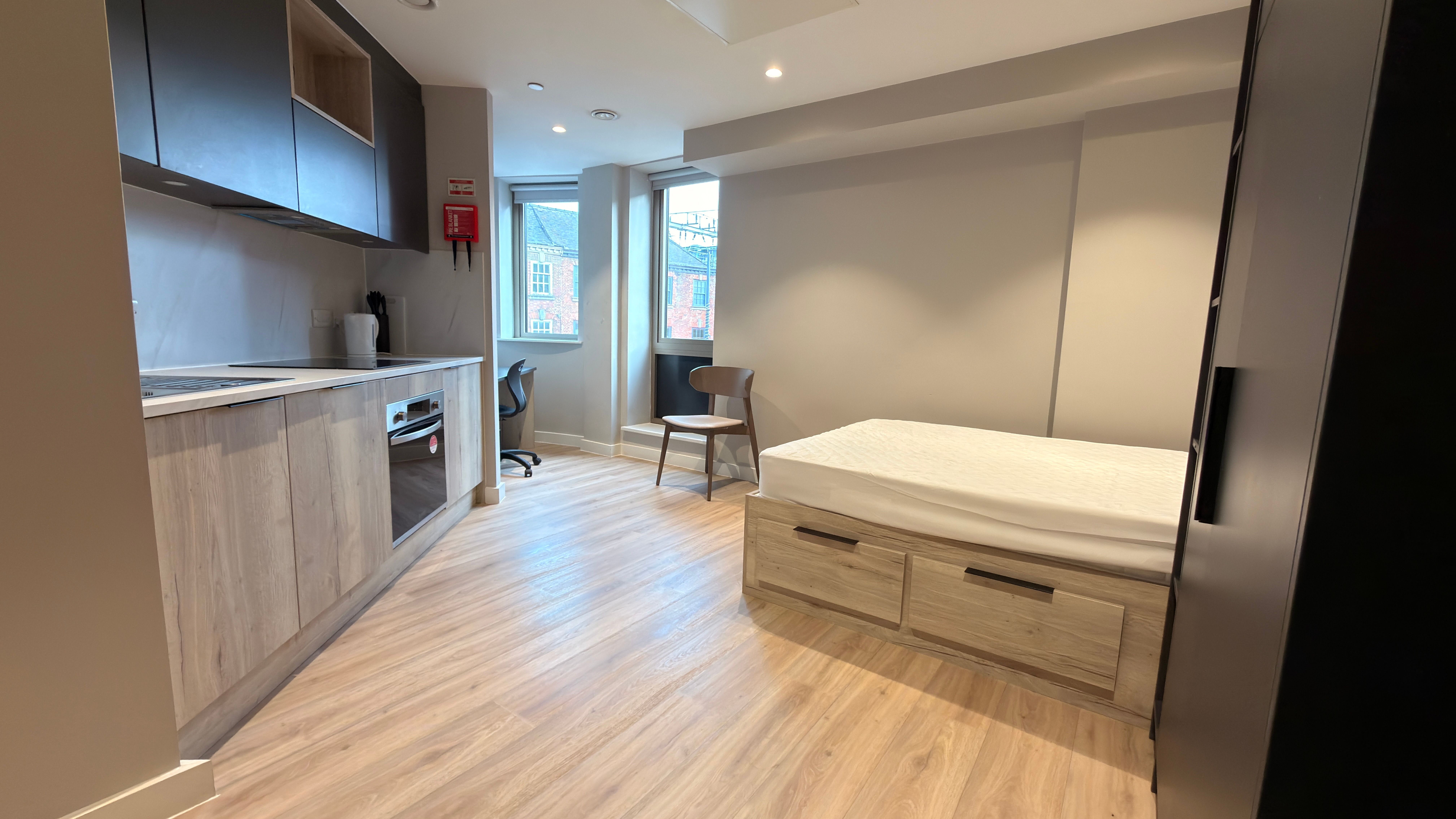 Large Studio - Mid Level