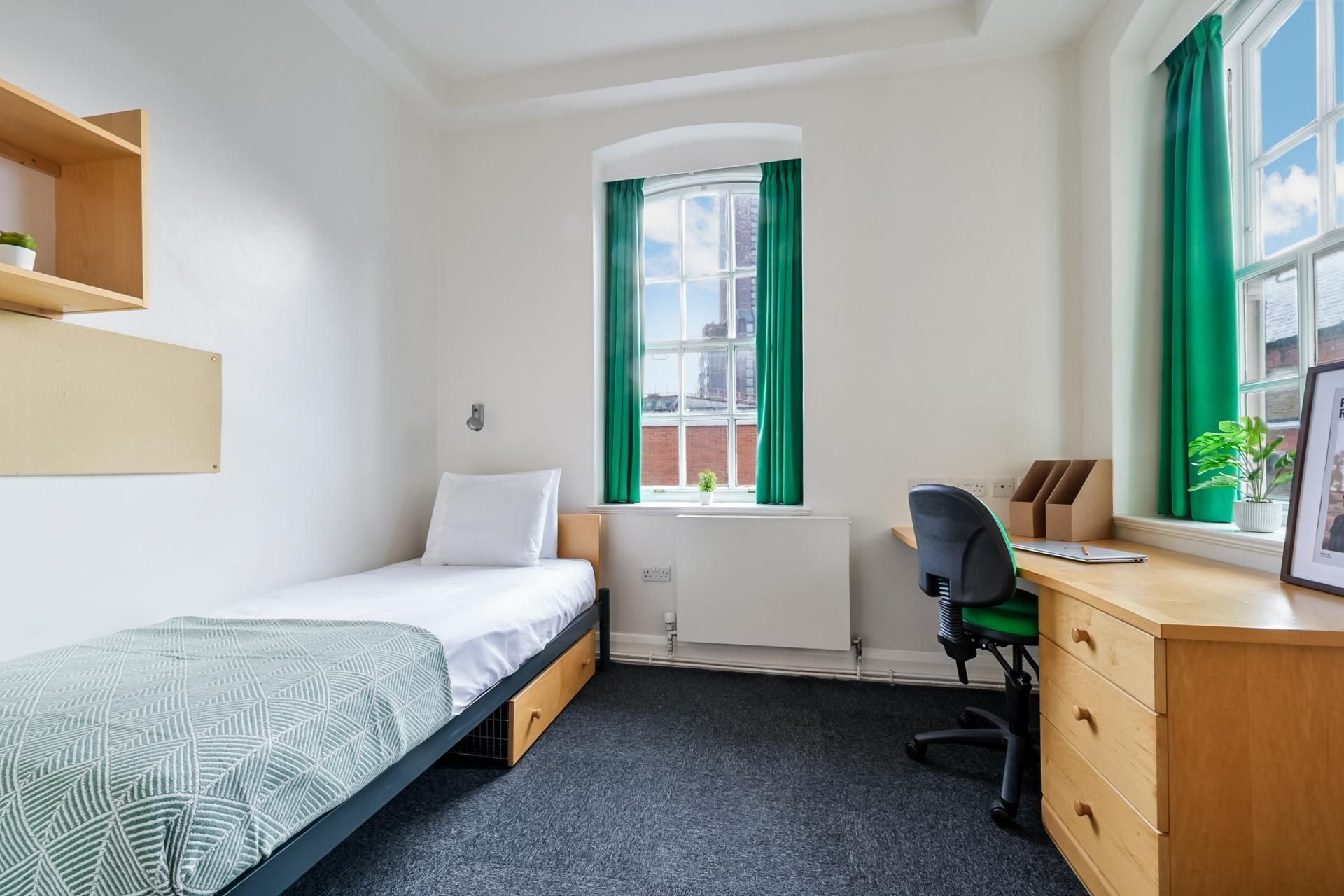 Silver Ensuite (High Floor)