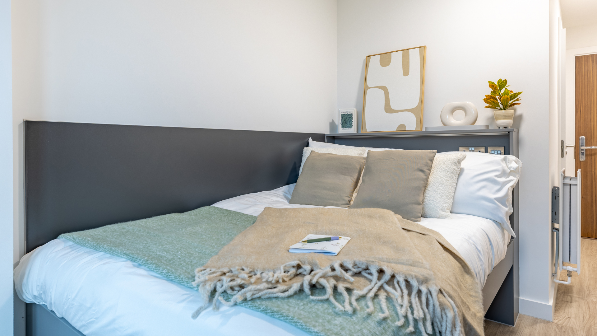 Classic 5 Bed Ensuite - room