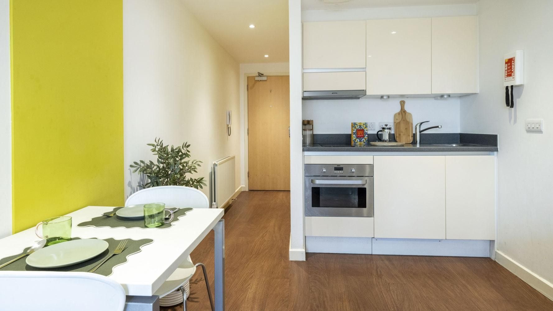 Standard Studio Gold