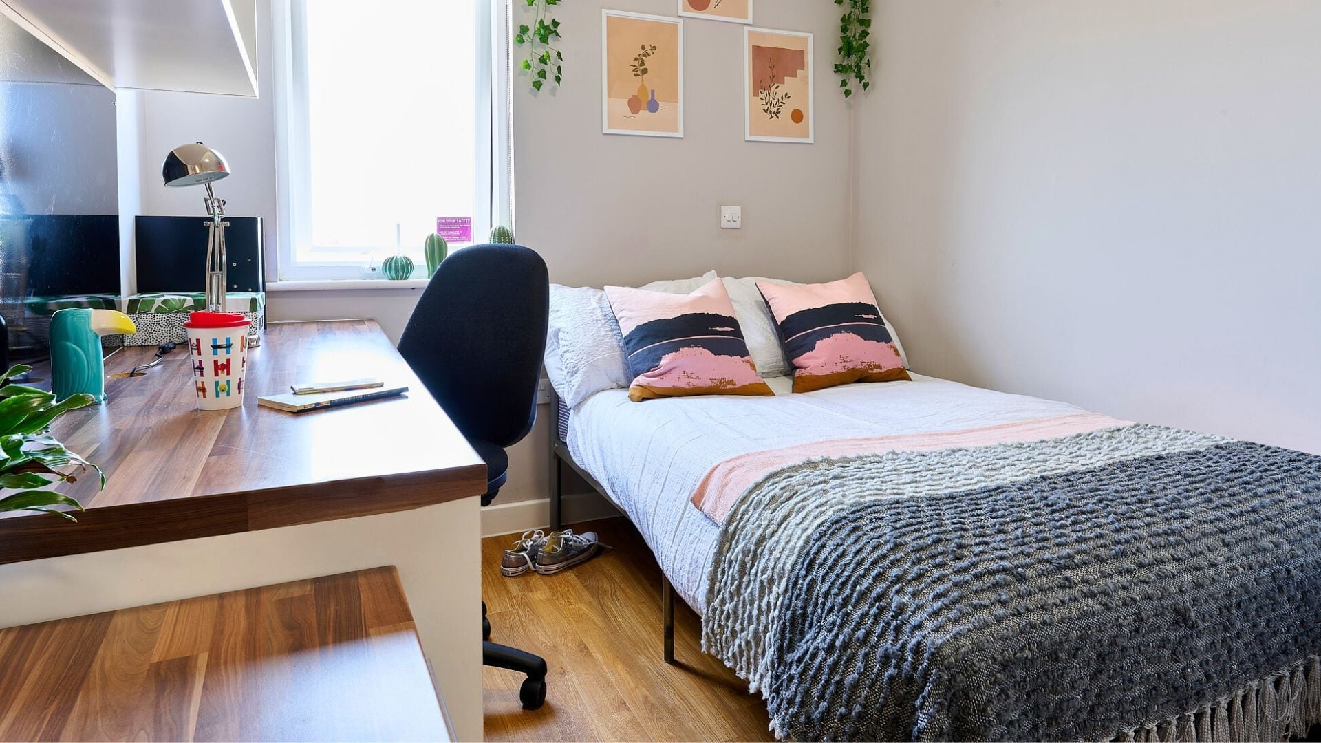 Classic Ensuite in a 5 Bed Flat