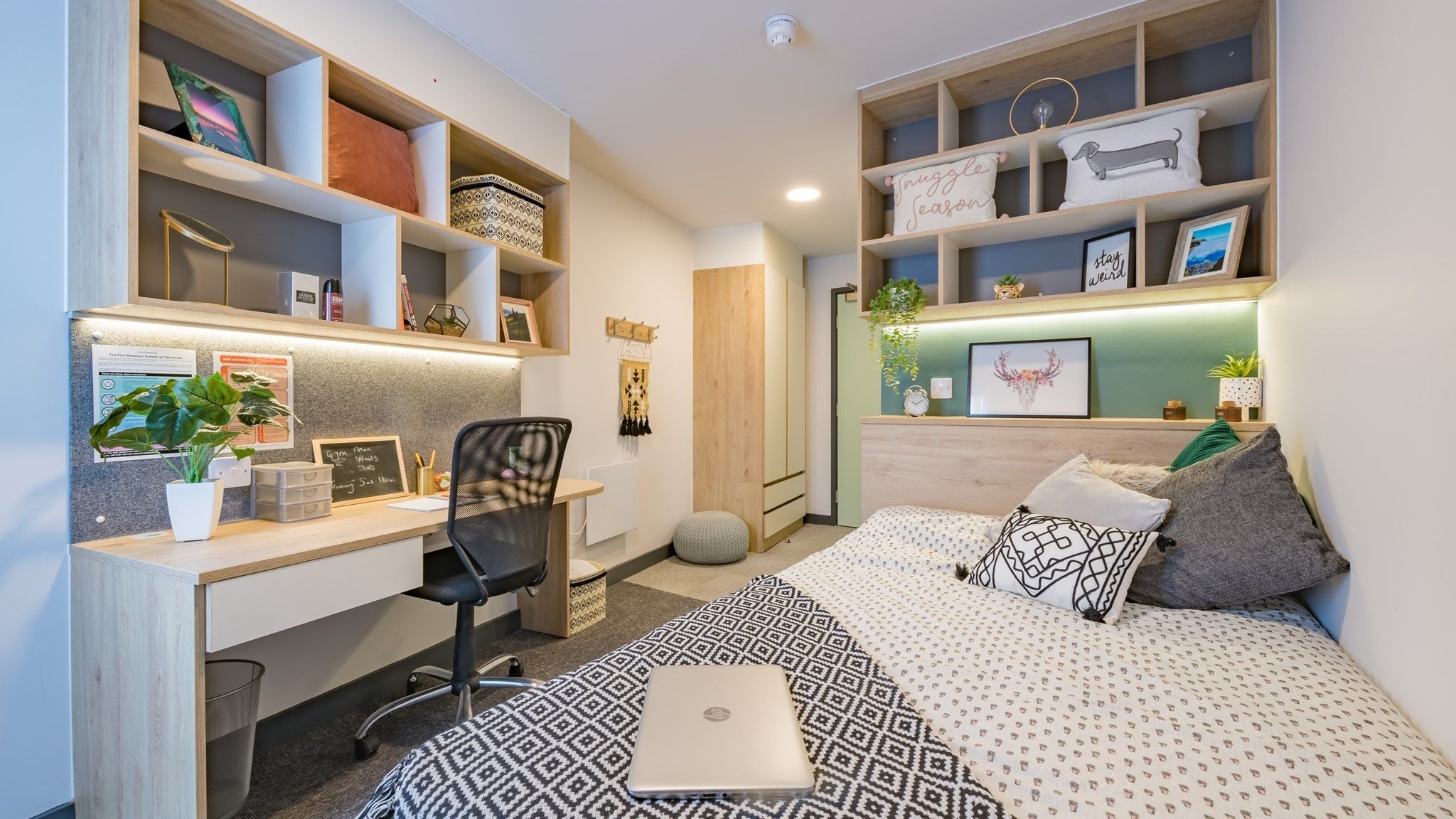 6 Bedroom Flat - room