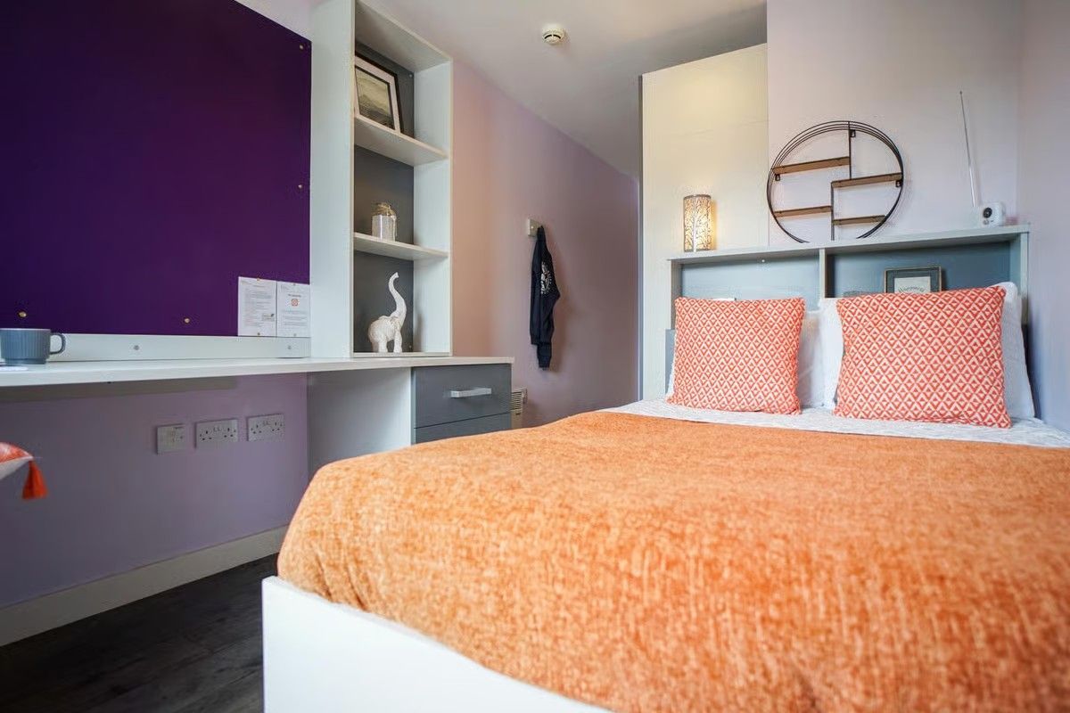 5 Bed Gold Ensuite