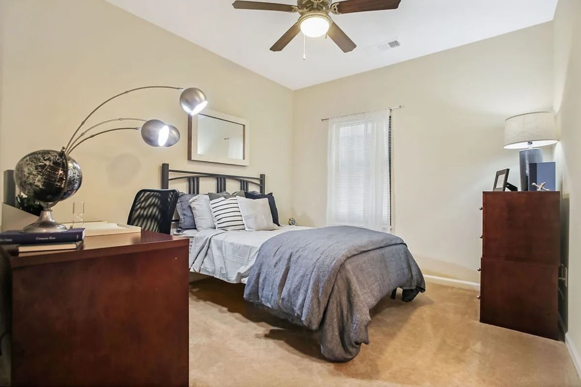 Flat 3 Bed / 3 Bath (Private) - room